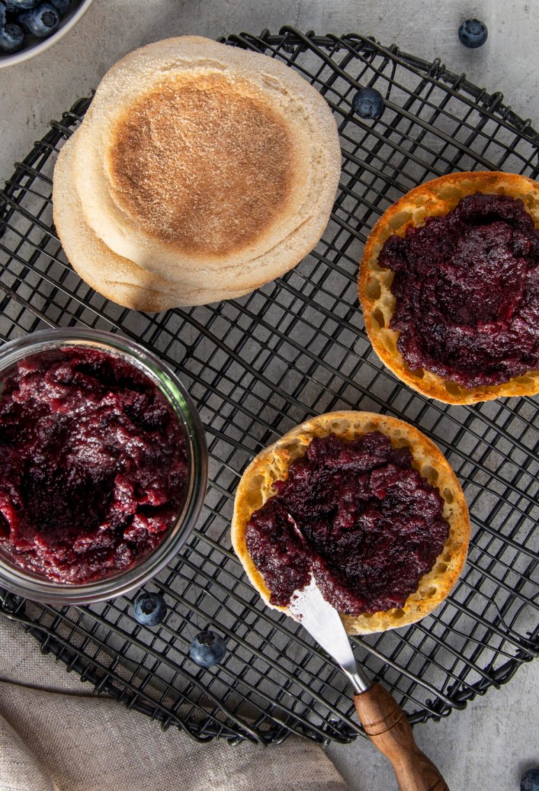 slow_cooker_blueberry_apple_butter.jpg